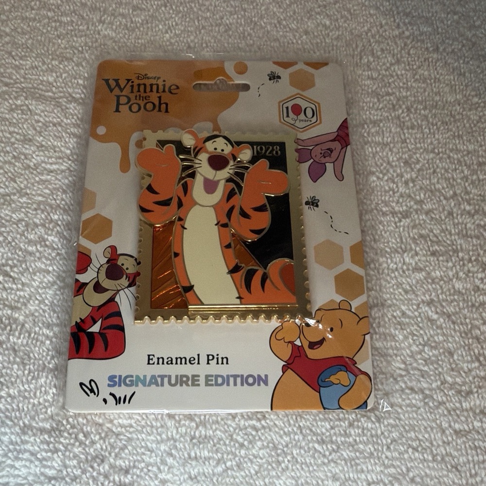 Disney PALM Royal Stamp Tigger Pooh Collectible Pin Pink A La Mode LE400 IN HAND
